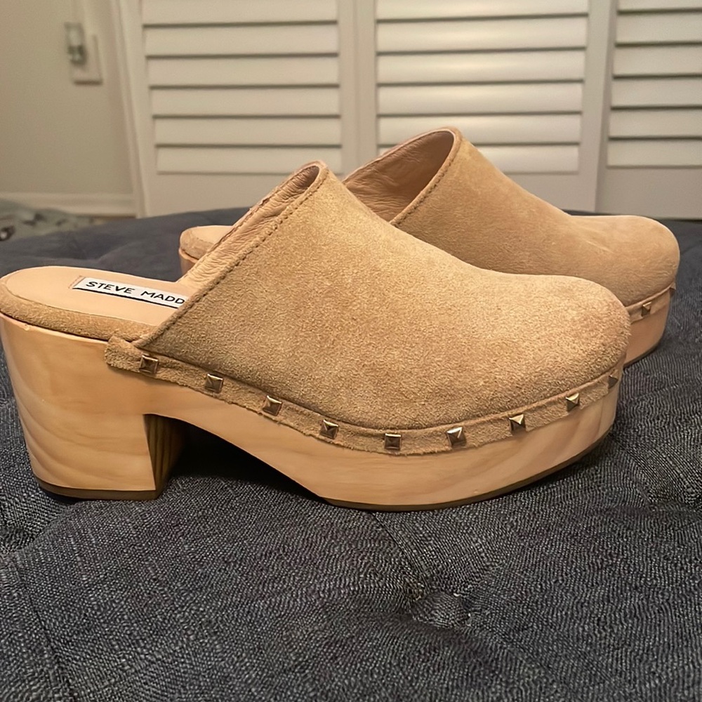 Steve Madden Tan Suede Clog
